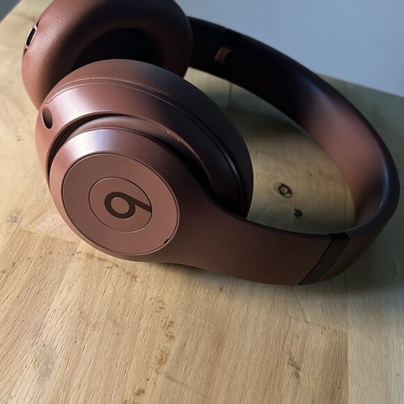 beats studio pro x kim kardashian - Picture 2 of 4